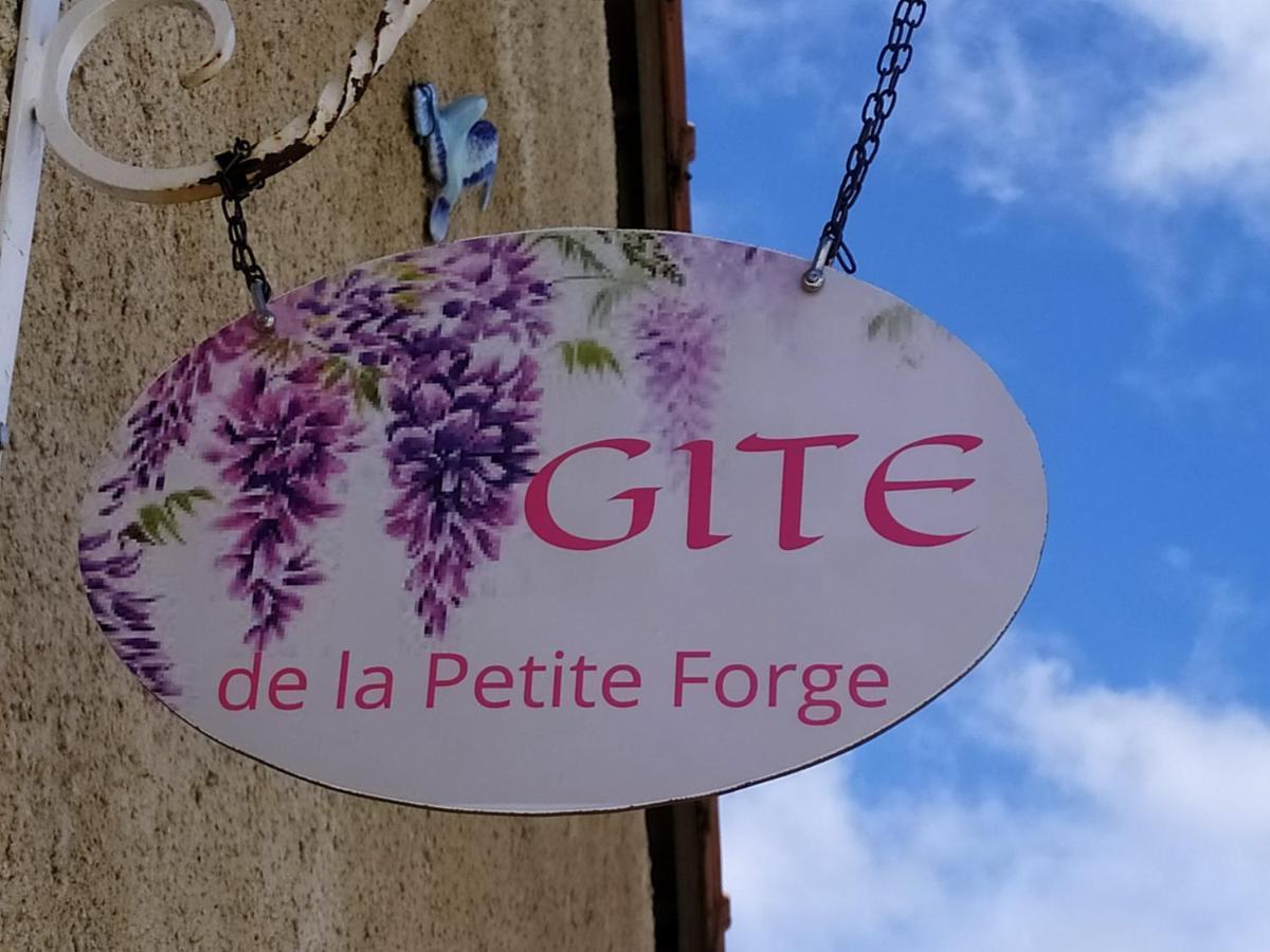 Gite De La Petite Forge Clevilliers Экстерьер фото