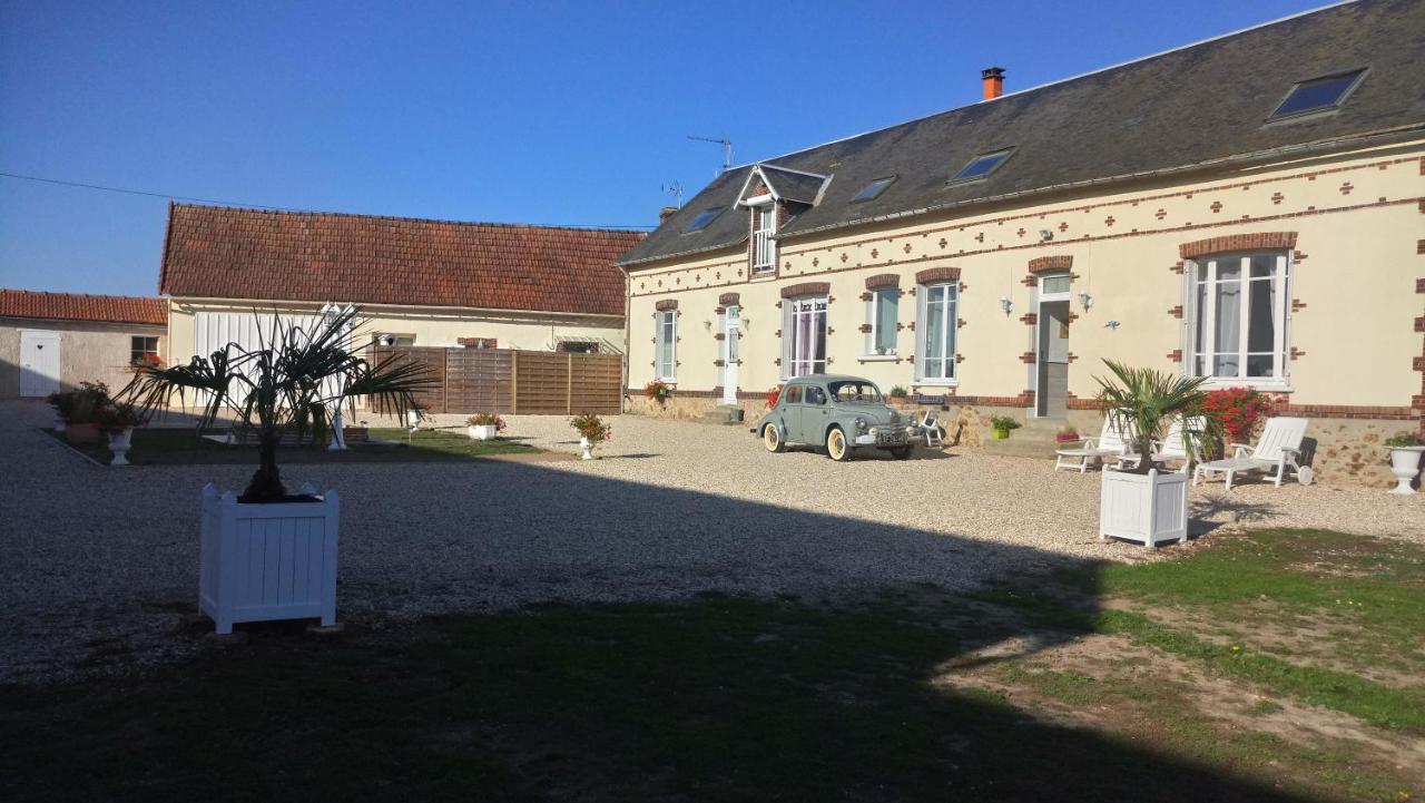 Gite De La Petite Forge Clevilliers Экстерьер фото